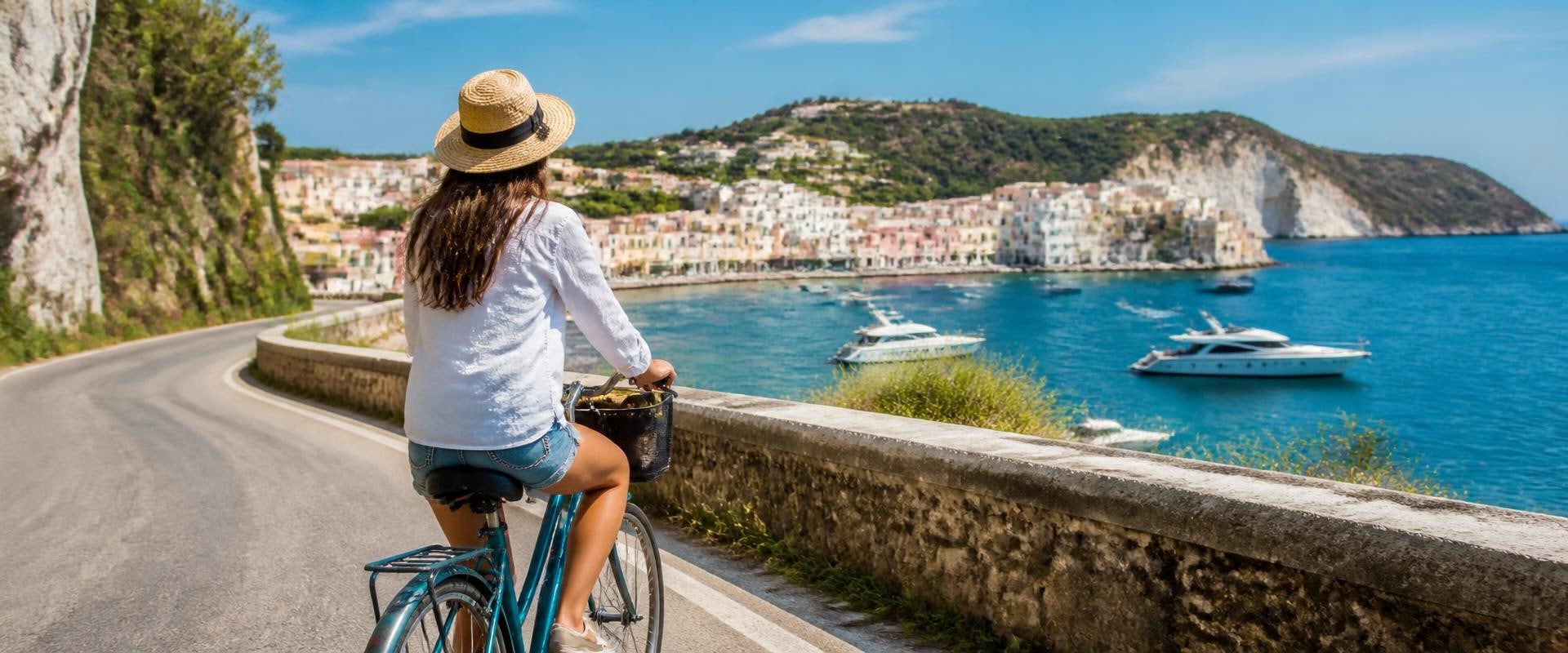 Scoprire Ponza: Tour in Barca e Passeggiate in Bicicletta sull'Isola