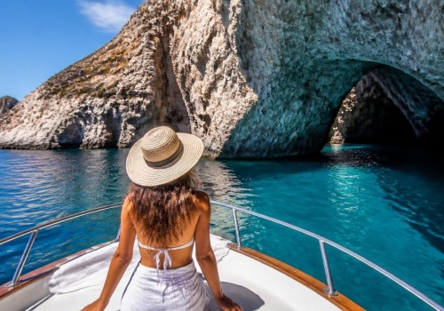 Scoprire Ponza: Tour in Barca e Visite alle Grotte Marine
