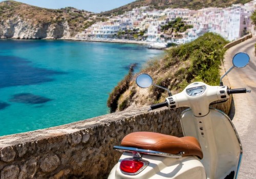 Scoprire Ponza: Tour in Barca e Passeggiate in Scooter